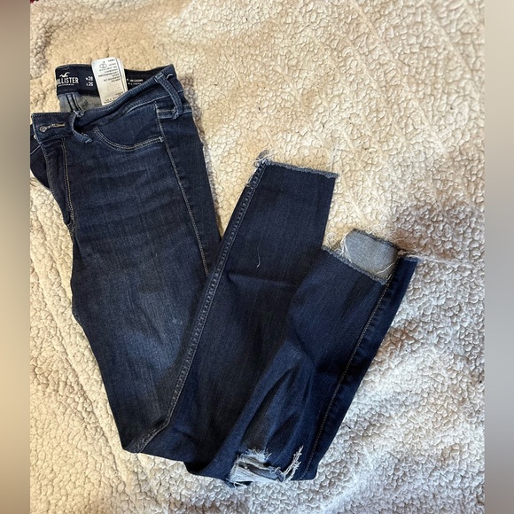 Hollister Jeans Size 7 - Picture 2 of 3